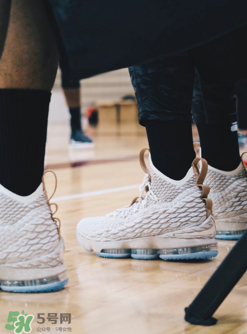 nike lebron 15 ghost什么時候發(fā)售_多少錢？