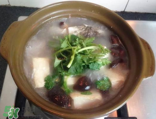 鯽魚湯可以放香菇嗎？香菇鯽魚湯的做法