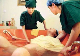 水中分娩時寶寶會嗆水嗎？水中分娩寶寶不會淹嗎？