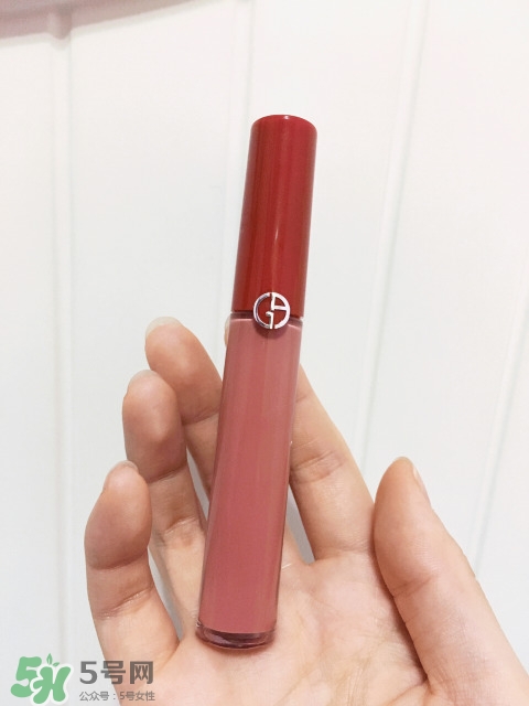 阿瑪尼唇釉500和501有什么區別_哪個好