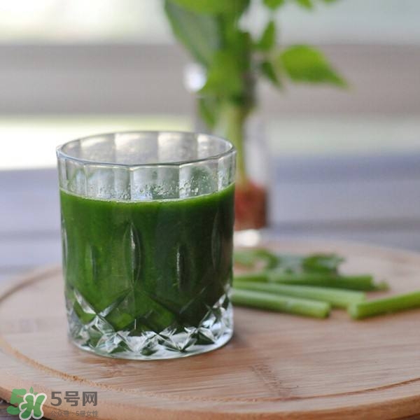 芹菜汁最適合什么人喝？芹菜汁哪些人不能喝？