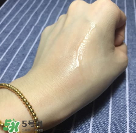 雪花秀潤燥精華適合什么膚質？