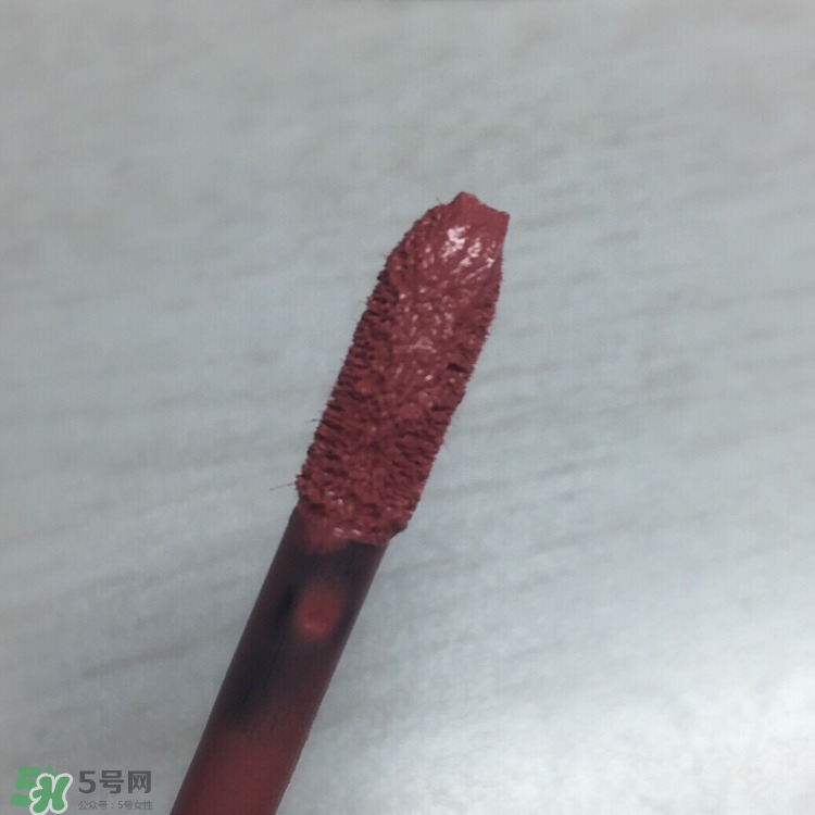 阿瑪尼唇釉500和501有什么區別_哪個好
