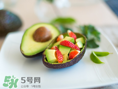 牛油果生的能吃嗎？牛油果怎么催熟快？