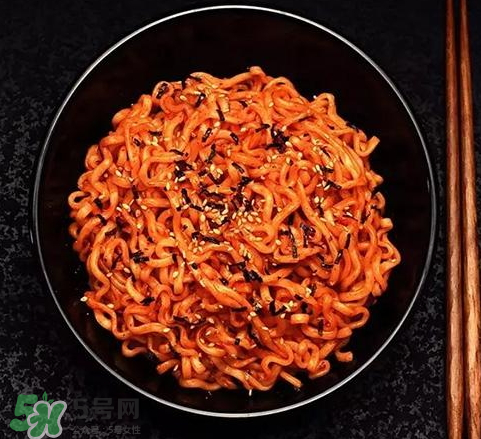 國產火雞面和韓國的味道一樣嗎？國產火雞面和韓國有什么區別？