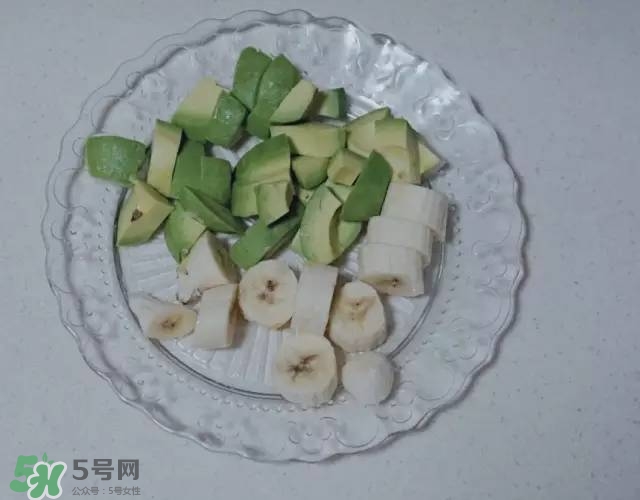 牛油果沙拉怎么做？牛油果沙拉用什么醬？
