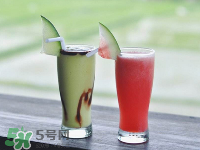 牛油果果汁可以放多久？牛油果果汁隔夜了還能吃嗎？