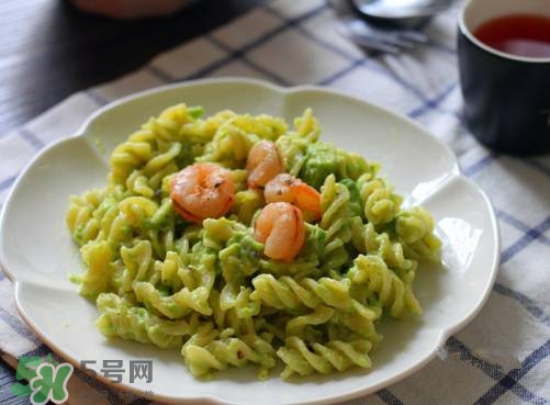 牛油果沙拉怎么做？牛油果沙拉用什么醬？