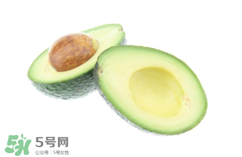 寶寶吃牛油果要蒸熟嗎？寶寶吃牛油果會便秘嗎？