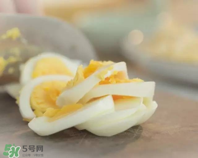 牛油果沙拉怎么做？牛油果沙拉用什么醬？