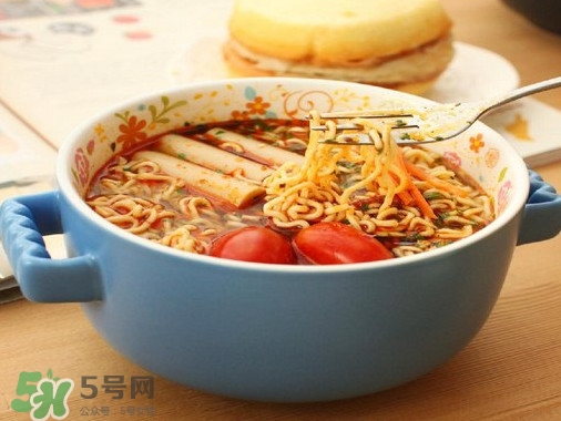 微波爐怎么做泡面？微波爐怎么做蛋糕