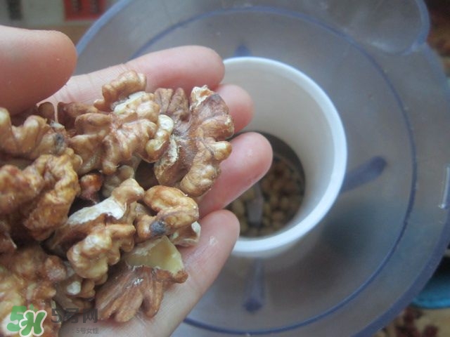 核桃可以和黃豆一起打豆漿嗎？核桃和什么一起打豆漿好？