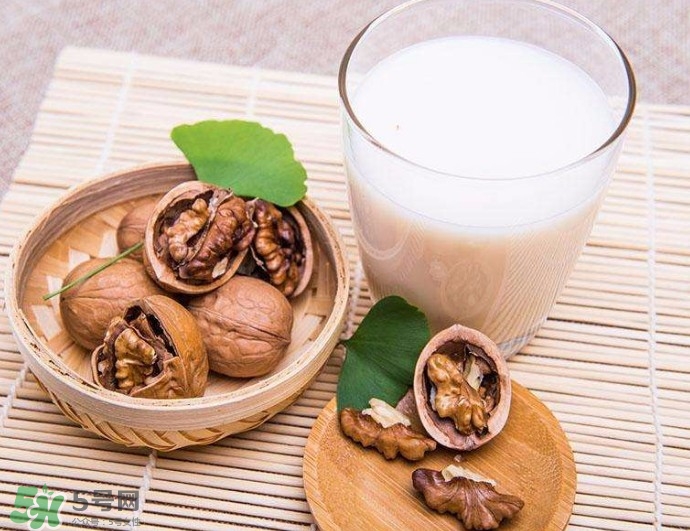 核桃粉寶寶可以吃嗎？寶寶幾個月可以吃？