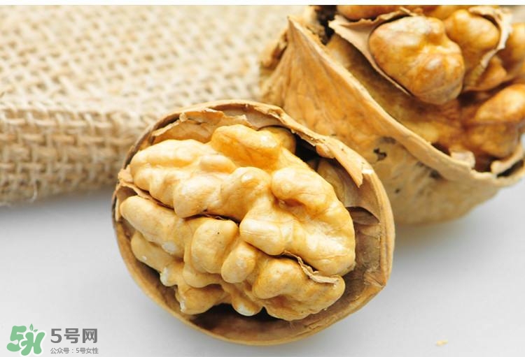 核桃可以空腹吃嗎？核桃飯前吃好還是飯后吃好？