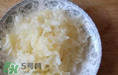 雪蛤能和銀耳一起燉嗎？雪蛤銀耳羹怎么做？