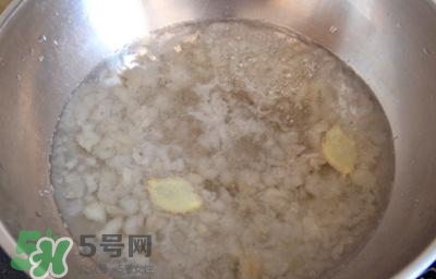 雪蛤能和銀耳一起燉嗎？雪蛤銀耳羹怎么做？