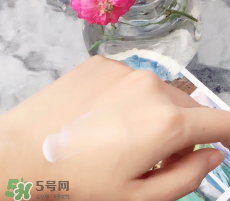 護發素可以抹在頭皮上嗎？