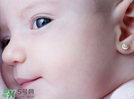 打耳洞幾天可以換耳釘？打耳洞后的注意事項