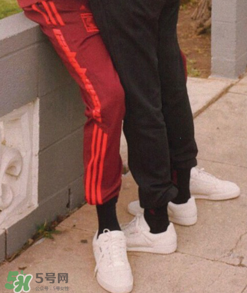 yeezy calabasas運(yùn)動(dòng)褲在哪買(mǎi)？yeezy calabasas褲子發(fā)售時(shí)間
