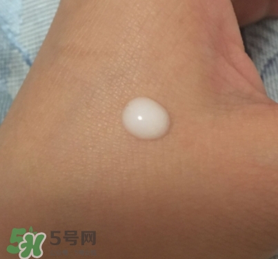 olay小臉精華怎么用？olay玉蘭油臻粹小臉精華使用心得