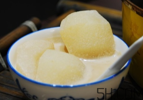 雪梨能和牛奶一起吃嗎？雪梨可以和牛奶榨汁嗎？