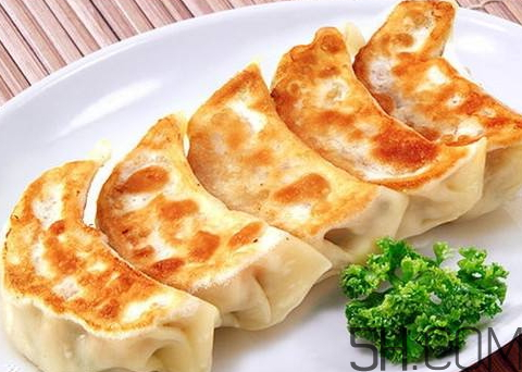煎餃怎么煎才酥脆好吃？煎餃怎么做好吃？