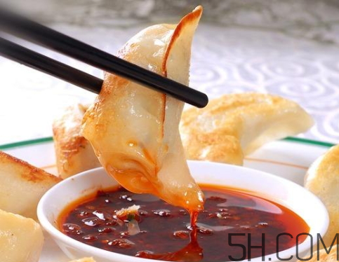 煎餃怎么煎才酥脆好吃？煎餃怎么做好吃？