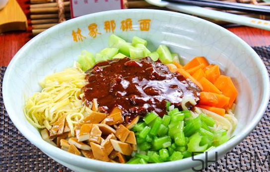 炸醬面用什么醬好？炸醬面可以用甜面醬嗎？