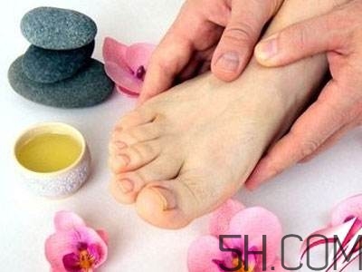 大蒜泡酒可以治腳氣嗎？治腳氣的方法有哪些？