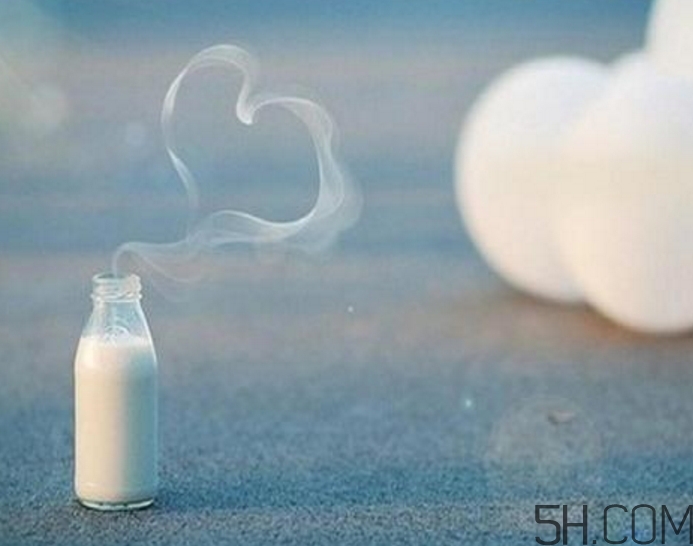 早上空腹喝牛奶好嗎？早上喝牛奶有什么好處？