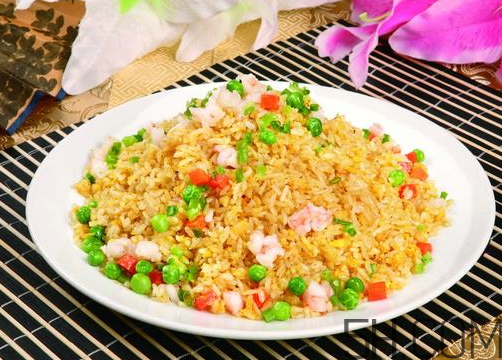 蛋炒飯為什么要用隔夜飯？蛋炒飯可以用熱飯嗎？