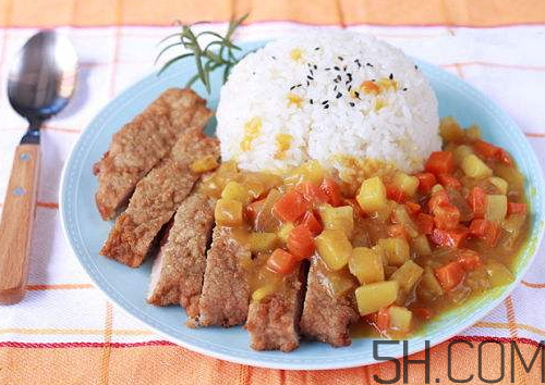 咖喱飯可以隔夜吃嗎？咖喱飯能放多久？