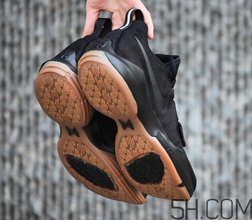 nike pg 1黑色生膠大底發售時間_實物什么樣？