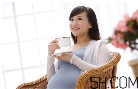 不適合孕婦的睡姿有那些？孕婦冬季如何護(hù)膚？