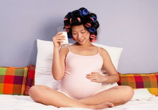 孕婦奶粉和鈣片可以一起吃嗎？喝孕婦奶粉還需要吃鈣片嗎？