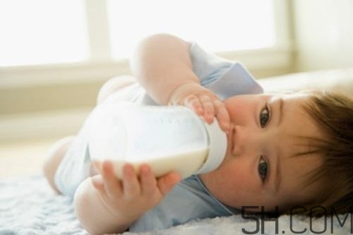 孕婦奶粉和鈣片可以一起吃嗎？喝孕婦奶粉還需要吃鈣片嗎？