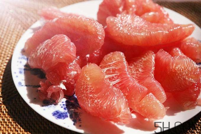 紅心柚子與白肉柚子有什么差別？紅心柚子是轉基因嗎？