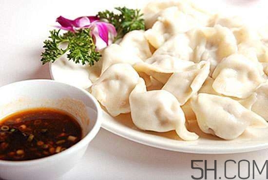 煮餃子開鍋煮皮還是餡？煮餃子蓋不蓋鍋蓋？