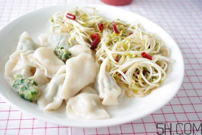 煮餃子開鍋煮皮還是餡？煮餃子蓋不蓋鍋蓋？