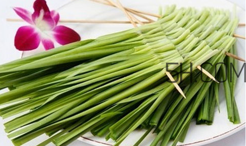 炒好的韭菜能隔夜吃嗎？吃韭菜胃酸燒心吃什么緩解？