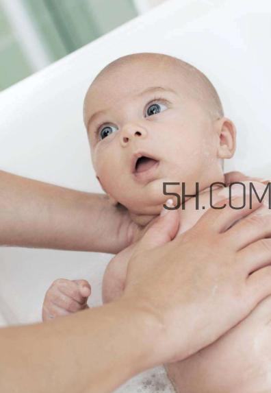 嬰兒癲癇病的早期癥狀有哪些？嬰幼兒貧血吃什么好呢？