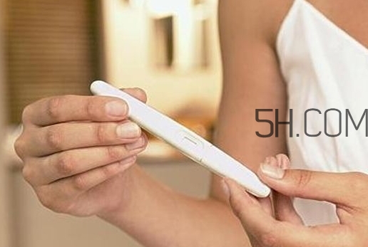 羊水早破的原因是什么？羊水早破能順產嗎？