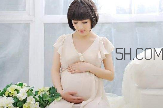 孕婦牙齦發(fā)炎腫痛怎么辦？早孕白帶有什么變化？