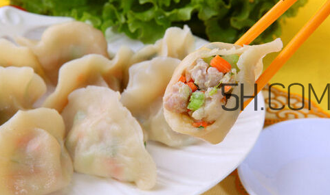 為什么餃子煮熟了會浮起來？餃子煮多久才熟？