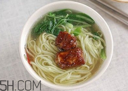 秋天喝蜂蜜有什么好處？秋天吃什么對身體好？