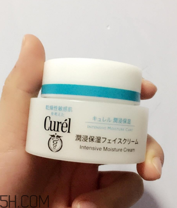 珂潤面霜適合夏天用嗎？夏天用珂潤面霜會油嗎？