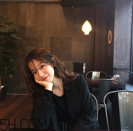 長卷發發型圖片女2022 長卷發圖片女神范