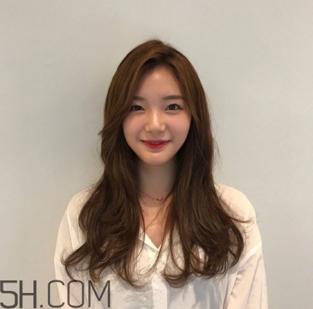 長卷發發型圖片女2022 長卷發圖片女神范