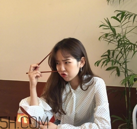 長卷發發型圖片女2022 長卷發圖片女神范