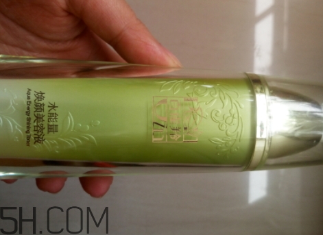 百雀羚爽膚水怎么樣？百雀羚爽膚水含酒精嗎？